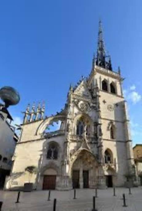 De Ville En Vignes ヴィルフランシュ・シュル・ソーヌ エクステリア 写真